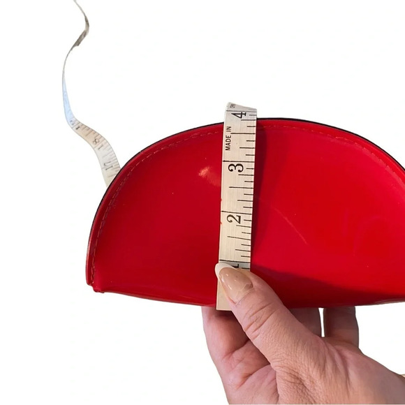 Moschino red patten leather sunglasses case - Picture 12 of 12